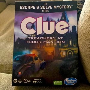 Clue: Treachery At Tudor Mansion- Escape Game